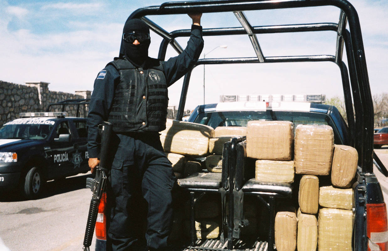 Police mexicaine et barons